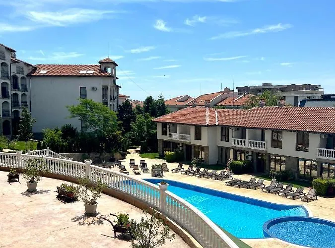 Marina K-s Triumph Apartman Szveti Vlasz