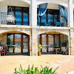 Marina K-s Triumph Apartment
